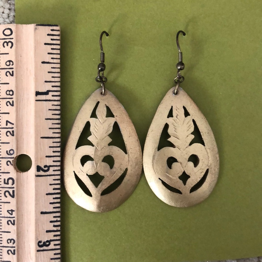 Charlotte Russe gold oval statement earrings - Picture 3 of 7